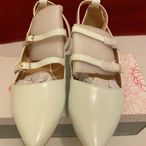 Journee essie flat collection